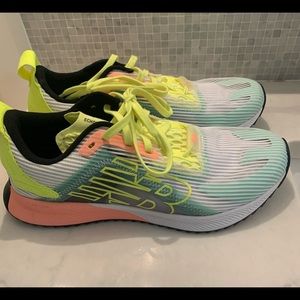 New Balance Women's Fuelcell Echolucent shoes Sz 9